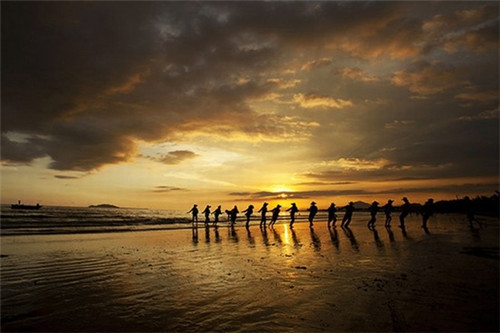 溢家鲜瓦罐酱焖小海鲜